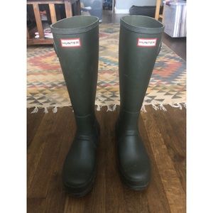 Men’s green HUNTER original tall boots size 10